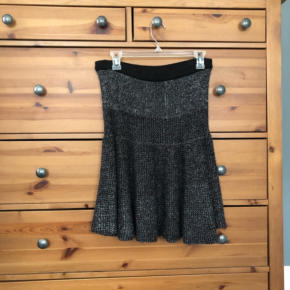 Knit godet-style knee length skirt, women’s sz. L